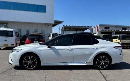 Toyota Camry, 2022 год, 2 500 000 рублей, 3 фотография