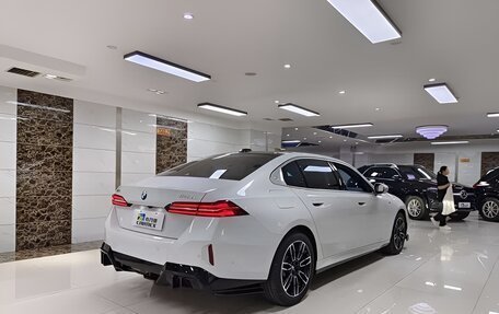 BMW 5 серия, 2025 год, 5 999 572 рублей, 4 фотография