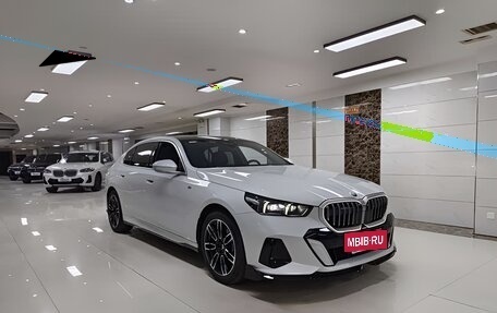 BMW 5 серия, 2025 год, 5 999 572 рублей, 3 фотография