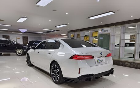 BMW 5 серия, 2025 год, 5 999 572 рублей, 6 фотография