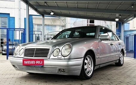Mercedes-Benz E-Класс, 1996 год, 499 000 рублей, 3 фотография