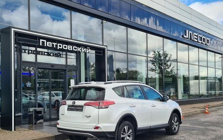 Toyota RAV4, 2018 год, 2 150 000 рублей, 6 фотография