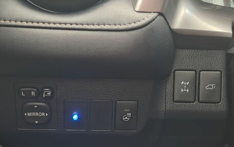 Toyota RAV4, 2018 год, 2 150 000 рублей, 21 фотография