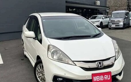 Honda Fit Shuttle I рестайлинг, 2015 год, 1 050 000 рублей, 1 фотография