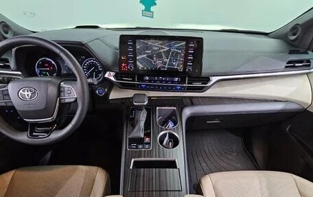 Toyota Sienna, 2022 год, 4 300 035 рублей, 2 фотография