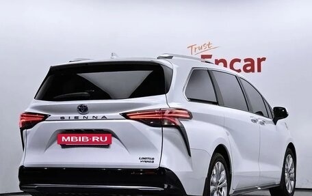 Toyota Sienna, 2022 год, 4 300 035 рублей, 3 фотография