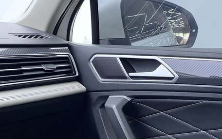 Volkswagen Tiguan II, 2022 год, 2 130 000 рублей, 6 фотография