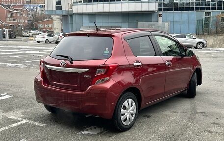 Toyota Vitz, 2015 год, 950 000 рублей, 2 фотография