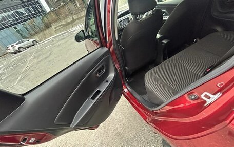Toyota Vitz, 2015 год, 950 000 рублей, 9 фотография