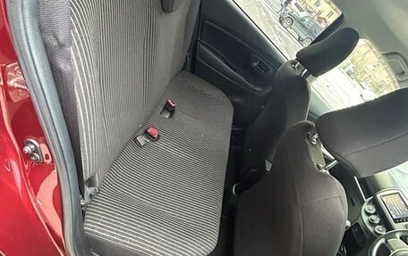 Toyota Vitz, 2015 год, 950 000 рублей, 14 фотография