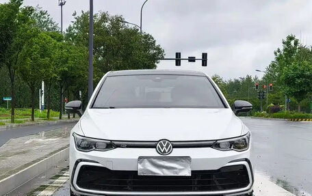 Volkswagen Golf VIII, 2022 год, 1 800 000 рублей, 2 фотография