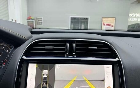 Jaguar XE I рестайлинг, 2024 год, 3 940 000 рублей, 2 фотография