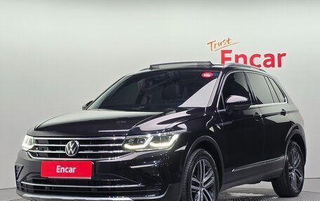 Volkswagen Tiguan II, 2022 год, 3 600 015 рублей, 1 фотография