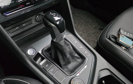 Volkswagen Tiguan II, 2022 год, 3 600 015 рублей, 5 фотография