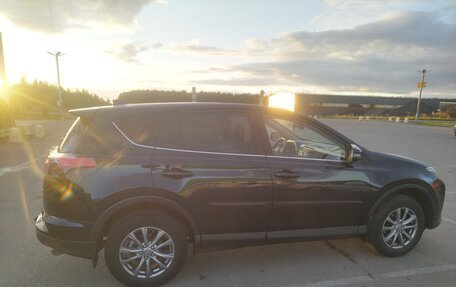 Toyota RAV4, 2019 год, 2 350 000 рублей, 2 фотография