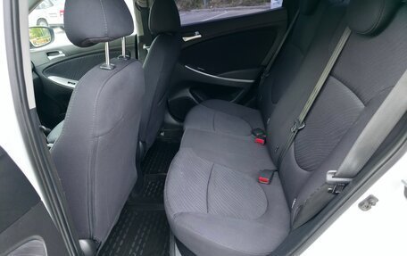 Hyundai Solaris II рестайлинг, 2015 год, 1 149 000 рублей, 23 фотография