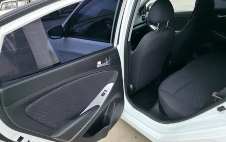 Hyundai Solaris II рестайлинг, 2015 год, 1 149 000 рублей, 24 фотография