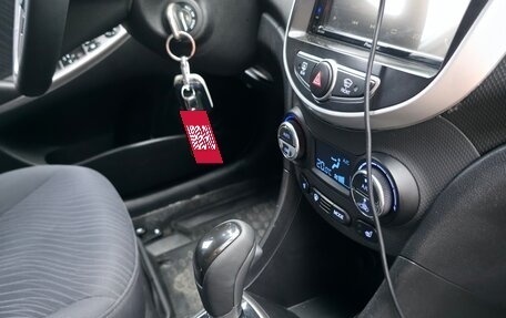 Hyundai Solaris II рестайлинг, 2015 год, 1 149 000 рублей, 28 фотография