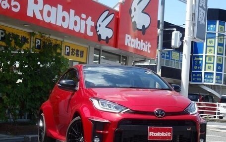 Toyota Yaris, 2021 год, 1 325 000 рублей, 2 фотография
