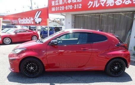 Toyota Yaris, 2021 год, 1 325 000 рублей, 6 фотография