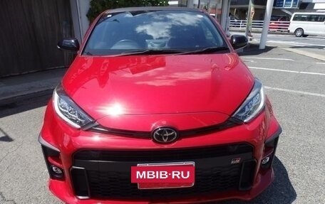 Toyota Yaris, 2021 год, 1 325 000 рублей, 4 фотография
