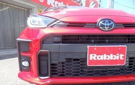Toyota Yaris, 2021 год, 1 325 000 рублей, 10 фотография