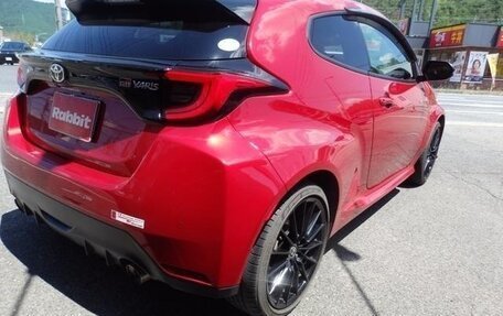 Toyota Yaris, 2021 год, 1 325 000 рублей, 16 фотография