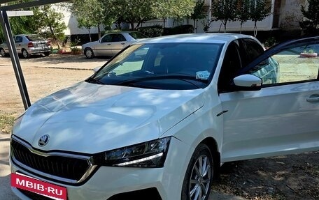 Skoda Rapid II, 2022 год, 1 800 000 рублей, 2 фотография