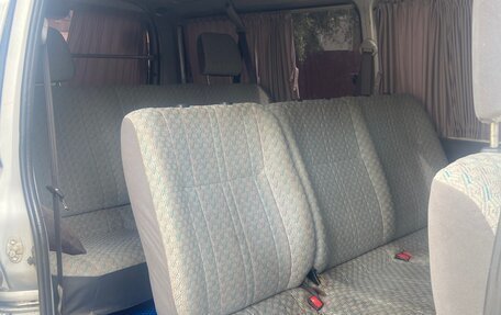 Toyota HiAce, 2004 год, 1 250 000 рублей, 12 фотография