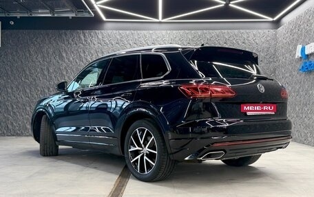 Volkswagen Touareg III, 2019 год, 4 500 000 рублей, 6 фотография