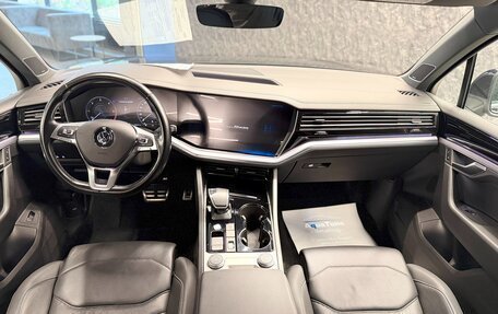 Volkswagen Touareg III, 2019 год, 4 500 000 рублей, 12 фотография