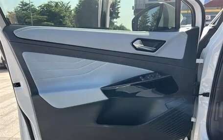 Volkswagen ID.4, 2024 год, 2 300 000 рублей, 17 фотография