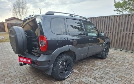 Chevrolet Niva I рестайлинг, 2018 год, 860 000 рублей, 5 фотография