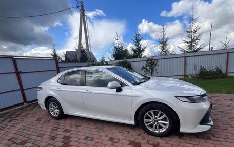 Toyota Camry, 2019 год, 2 095 000 рублей, 3 фотография