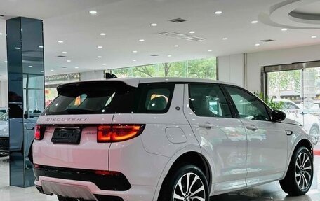 Land Rover Discovery Sport I рестайлинг, 2024 год, 4 294 000 рублей, 10 фотография