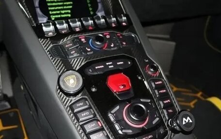 Lamborghini Aventador I рестайлинг, 2021 год, 62 350 000 рублей, 11 фотография