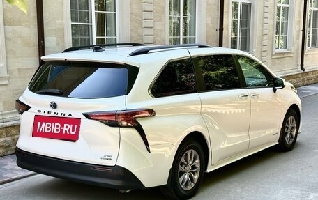 Toyota Sienna, 2021 год, 3 700 000 рублей, 2 фотография