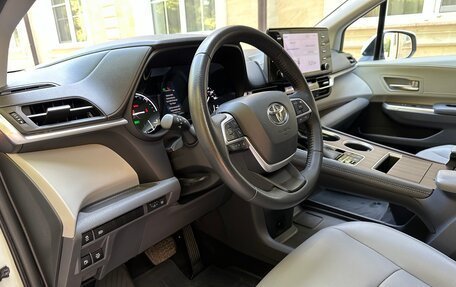 Toyota Sienna, 2021 год, 3 700 000 рублей, 12 фотография