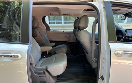 Toyota Sienna, 2021 год, 3 700 000 рублей, 23 фотография