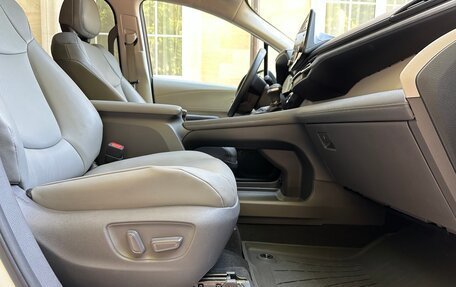 Toyota Sienna, 2021 год, 3 700 000 рублей, 19 фотография
