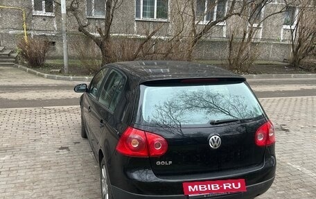 Volkswagen Golf V, 2004 год, 549 000 рублей, 3 фотография