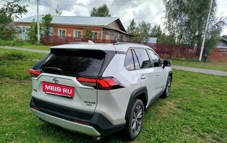Toyota RAV4, 2024 год, 3 700 000 рублей, 3 фотография