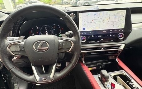 Lexus RX IV рестайлинг, 2022 год, 5 964 000 рублей, 9 фотография