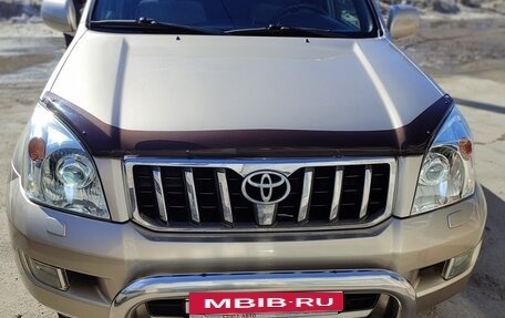 Toyota Land Cruiser Prado 120 рестайлинг, 2004 год, 2 050 000 рублей, 1 фотография