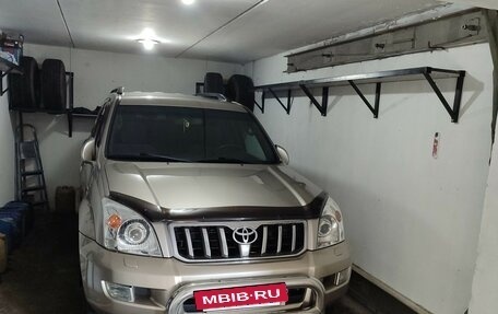 Toyota Land Cruiser Prado 120 рестайлинг, 2004 год, 2 050 000 рублей, 27 фотография