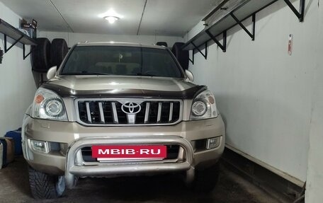 Toyota Land Cruiser Prado 120 рестайлинг, 2004 год, 2 050 000 рублей, 28 фотография