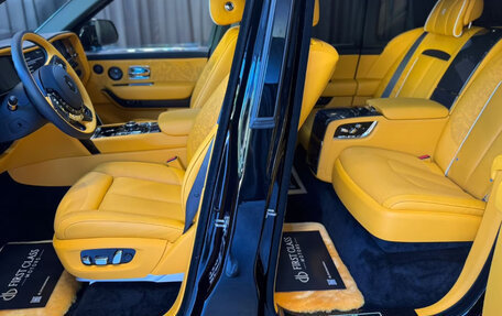 Rolls-Royce Cullinan, 2025 год, 50 000 000 рублей, 6 фотография