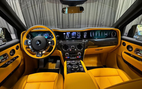 Rolls-Royce Cullinan, 2025 год, 50 000 000 рублей, 8 фотография