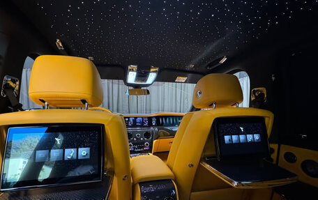 Rolls-Royce Cullinan, 2025 год, 50 000 000 рублей, 12 фотография