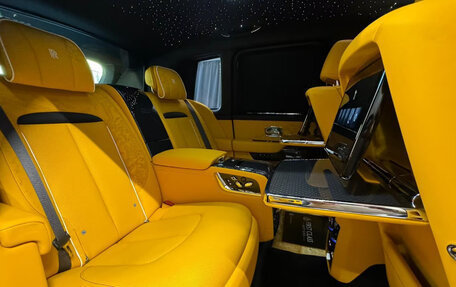 Rolls-Royce Cullinan, 2025 год, 50 000 000 рублей, 14 фотография